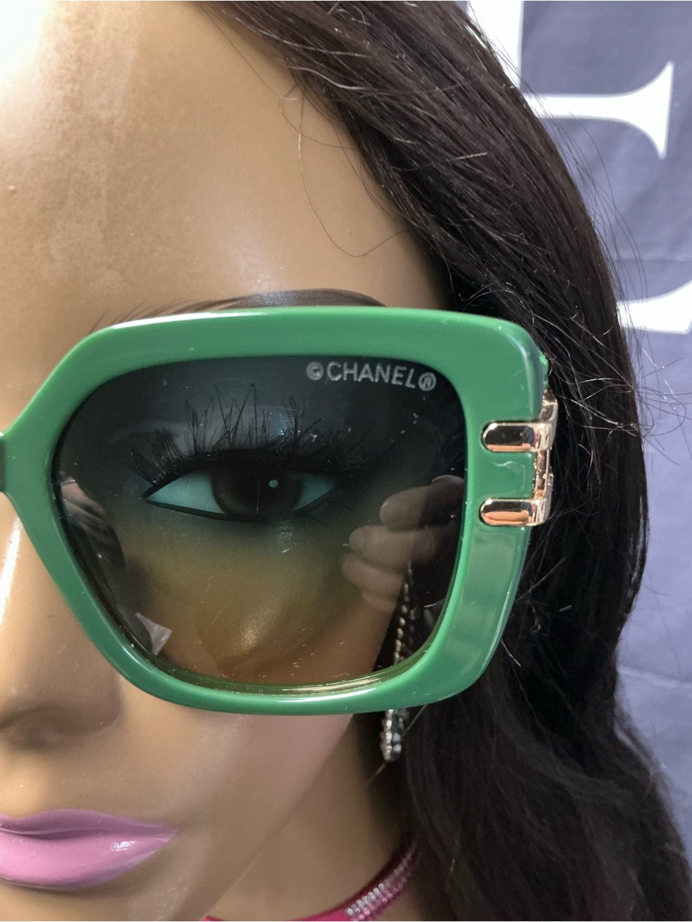 CHANEL Green Oversized Square Sunglasses with Gradient Lenses - Picture 4 of 7